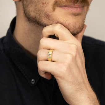 9ct Yellow Gold Cubic Zirconia Gents Ring