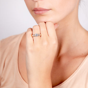 Luminesce Lab Grown 18ct Yellow Gold 1.5 Carat TW 1 Carat Centre Diamond Ring