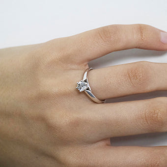 Certified Diamond 18ct White Gold Diamond Ring