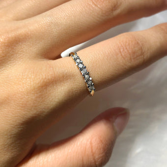 9ct Yellow Gold Diamond Ring Set With 7 Stunning Diamonds