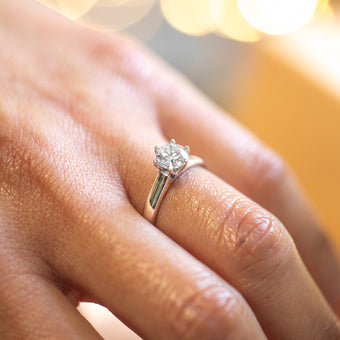 18ct 1.00 Carat Diamond 6 Claw Solitaire Ring