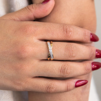 9ct Yellow Gold Diamond Ring with 8 Brilliant Diamonds