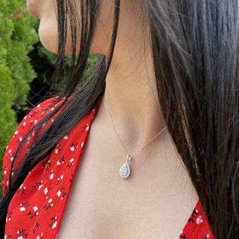 Flawless Cut 1/2 Carat 9ct White Gold Tear Drop Pendant With 45cm Chain