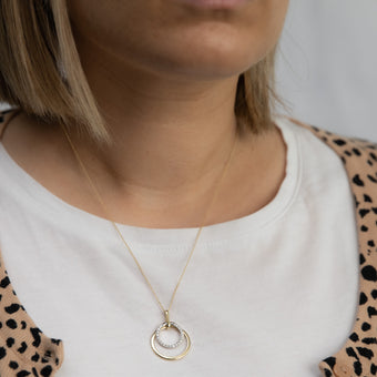 Flawless Cut 1/5 Carat Diamond Circle Pendant in 9ct Yellow Gold & White Gold + Chain
