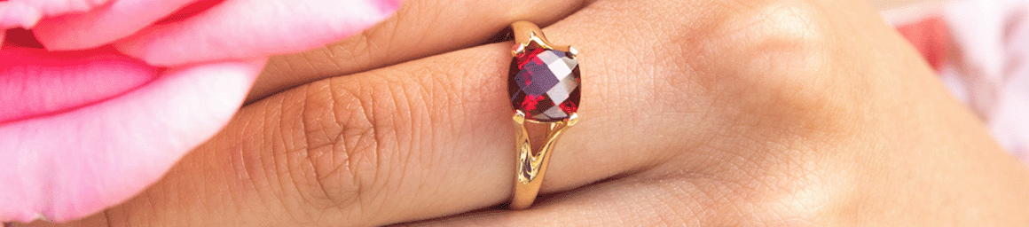 Cushion Cut Engagement Rings