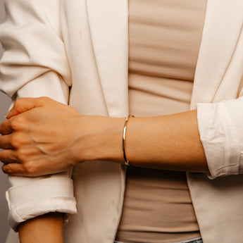 Plain Hinge Bangle in 9ct Yellow Gold