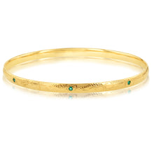 Load image into Gallery viewer, 9ct Yellow Gold Hand Engraved Natural Emerald Oval 65mm Bangle