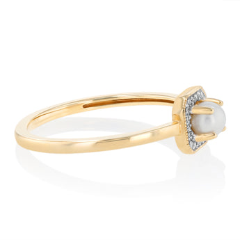 0.49 Carat Freshwater Pearl and Diamond Ring in 9ct Yellow Gold
