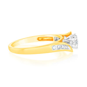 18ct Yellow Gold Ring With 1/2 Carat 8 Brilliant Cut Diamonds