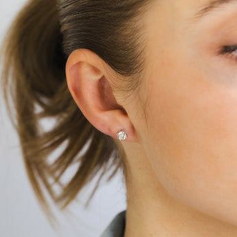 9ct White Gold 3/4 Carat Diamond Stud Earrings