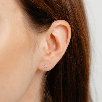 Diamond Stud Earrings with 14 Diamonds in Sterling Silver