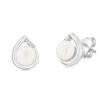 Load image into Gallery viewer, Sterling Silver 5mm Fresh Water Pearl Stud Earrings