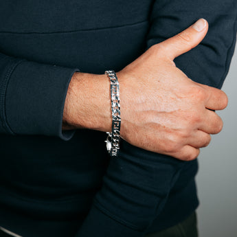 Sterling Silver Fancy 250 Gauge Curb And Green Link 23cm Bracelet