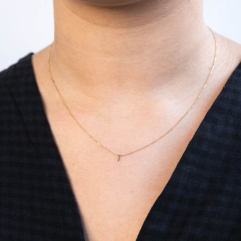 Initial discount t necklace