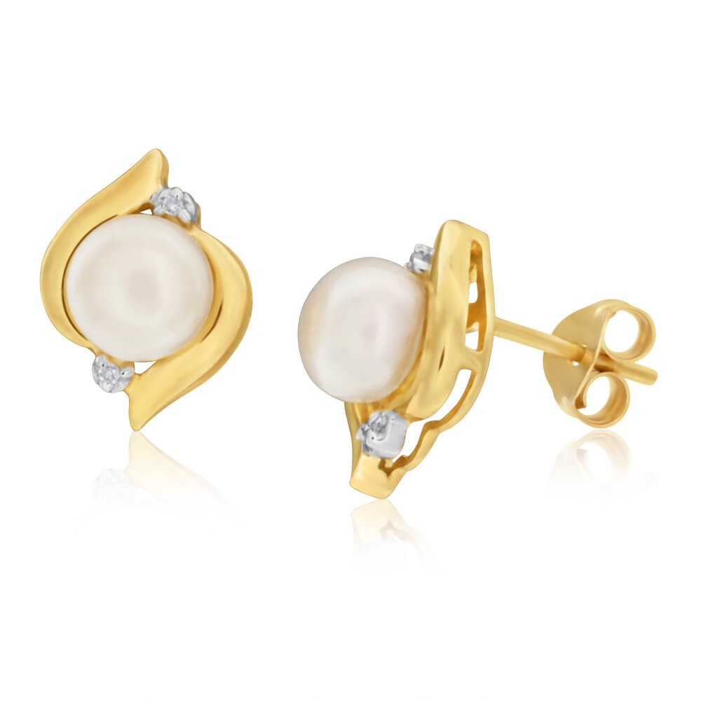 9ct Yellow Gold Freshwater Pearl and Diamond Stud Earrings