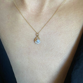 9ct Yellow Gold Fresh Water Pearl & Zirconia Infinity Pendant