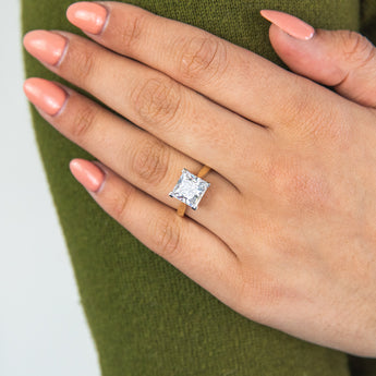 9ct Yellow Gold 3.00ct Diamond Equivalent 9.5mm Princess Cut Zirconia Solitaire