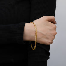 Load image into Gallery viewer, 9ct Yellow Gold Silverfilled 120 Gauge Curb 21cm Bracelet