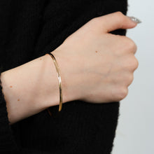Load image into Gallery viewer, 9ct Rose Gold Silverfilled Light Weight 3mm X 65mm Bangle