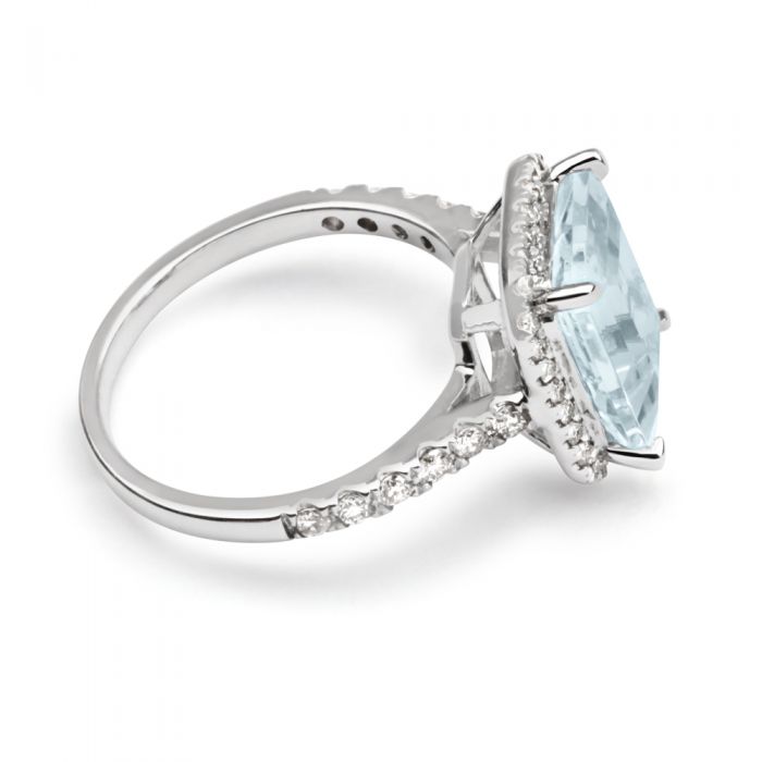 9ct White Gold 2.40ct Aquamarine and 0.36ct Diamond Ring