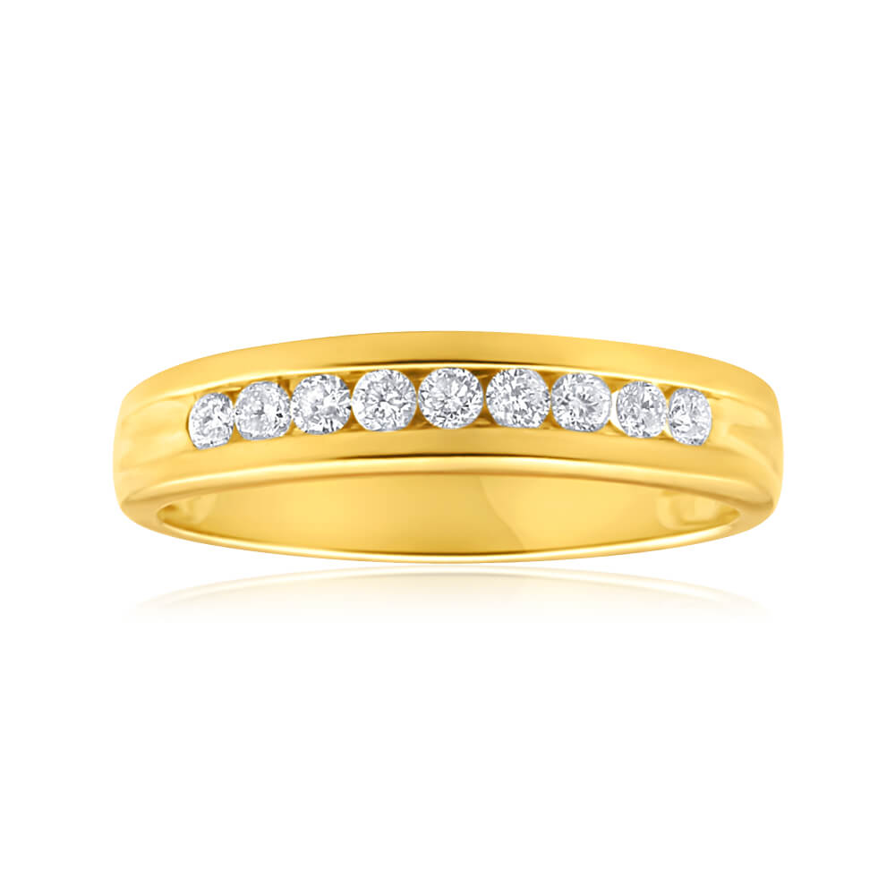 9ct Yellow Gold Diamond Ring Set with 9 Brilliant Diamonds