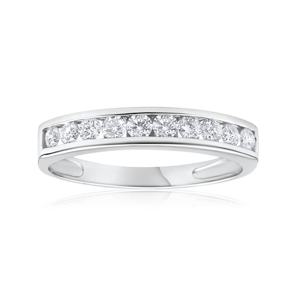 9ct White Gold Exquisite Diamond Ring