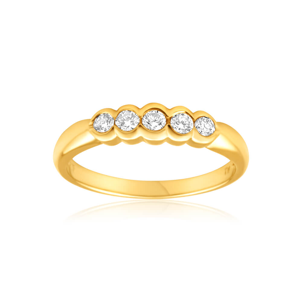 9ct Yellow Gold Diamond Ring Set with 5 Brilliant Diamonds