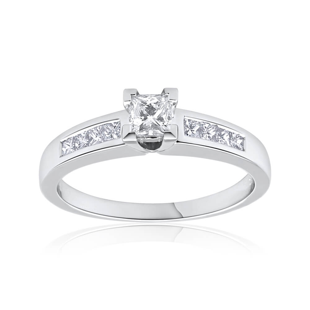 18ct White Gold Ring WIth 0.55 Carats Of Diamonds