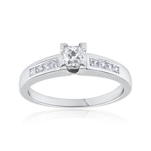Load image into Gallery viewer, 18ct White Gold Ring WIth 0.55 Carats Of Diamonds