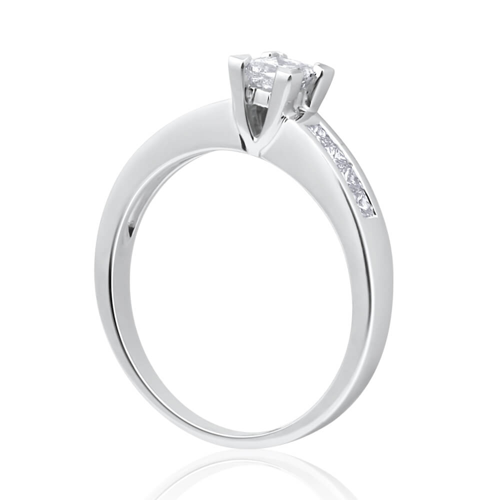 18ct White Gold Ring WIth 0.55 Carats Of Diamonds