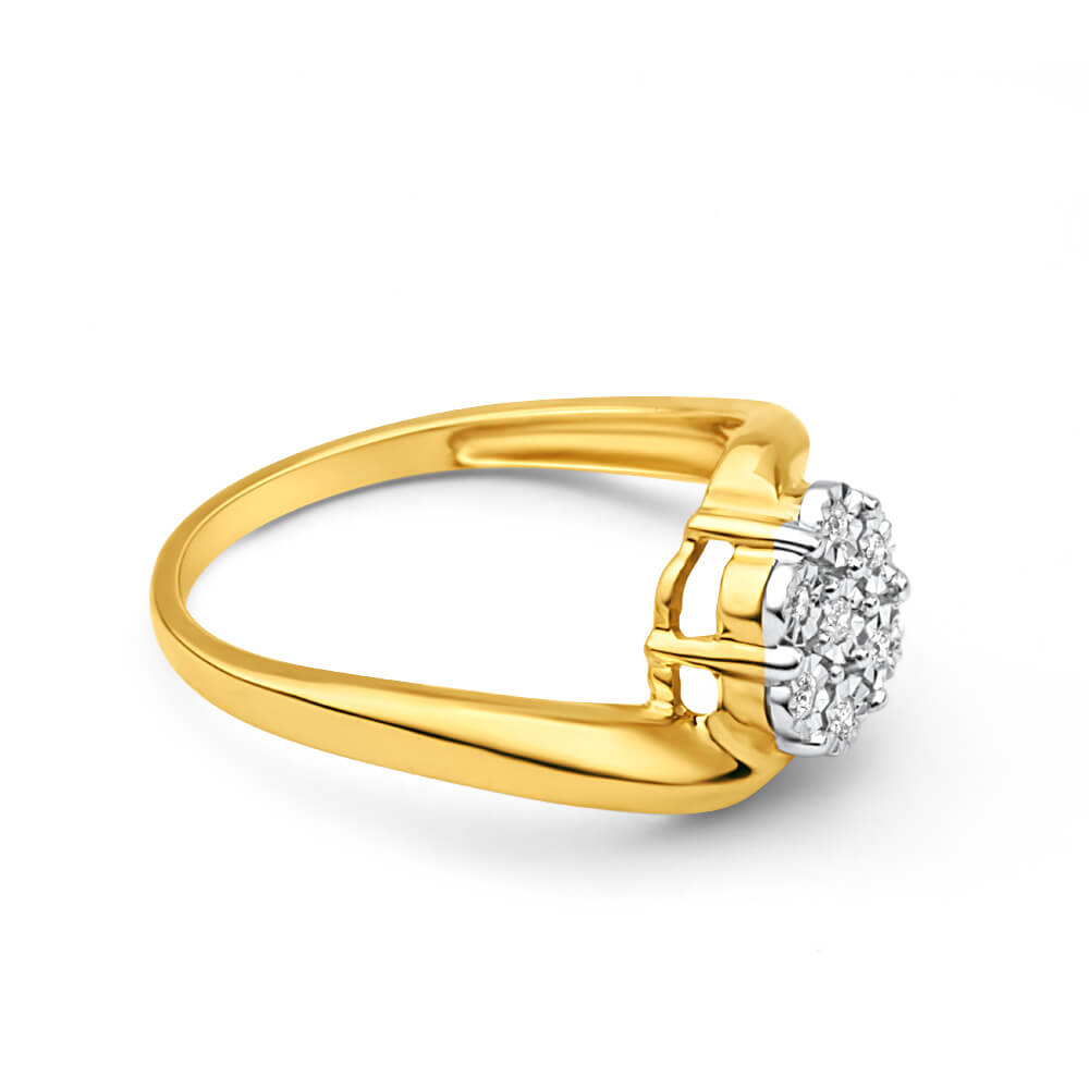 9ct Yellow Gold Diamond Ring Set With 7 Brilliant Cut Diamonds