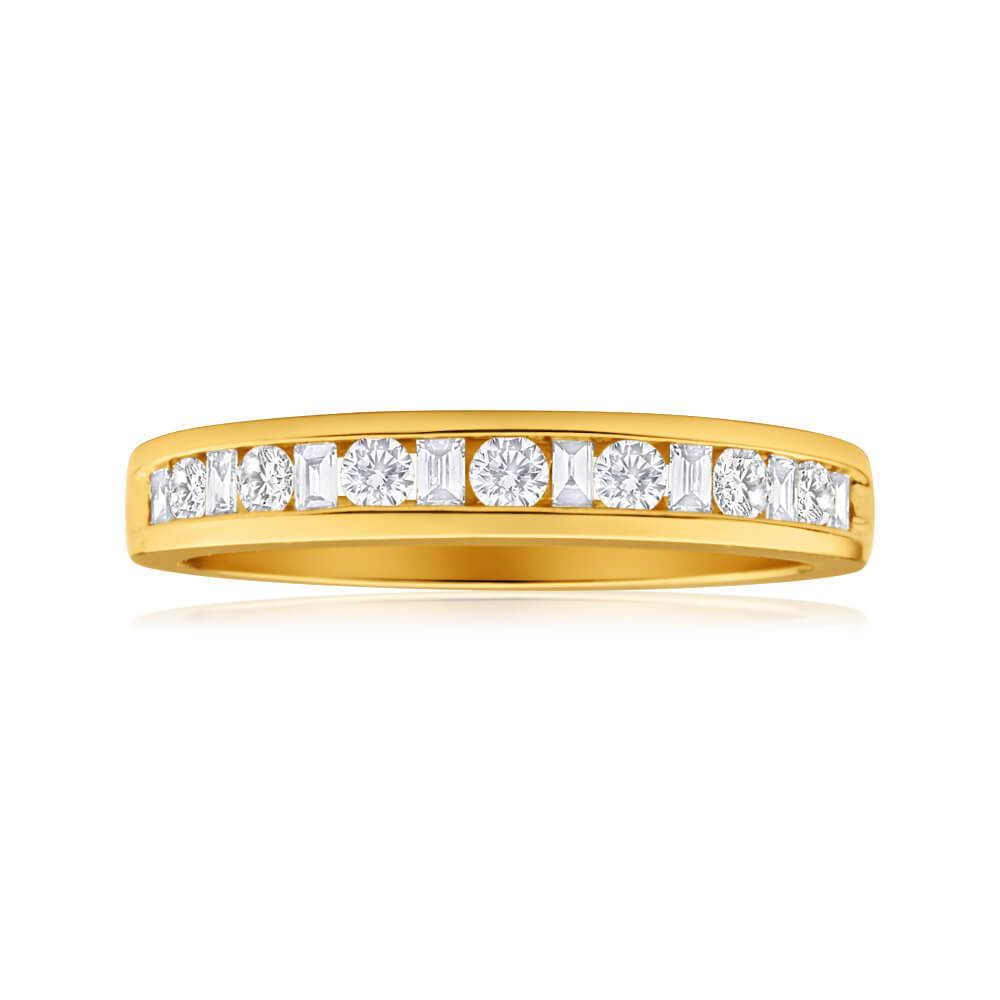 18ct Yellow Gold Ring With 15 Mixed Cut Diamonds Totalling 1/3 Carats
