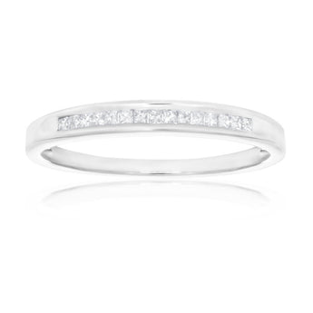 9ct White Gold Diamond Ring Set With 15 Princess Cut Diamonds