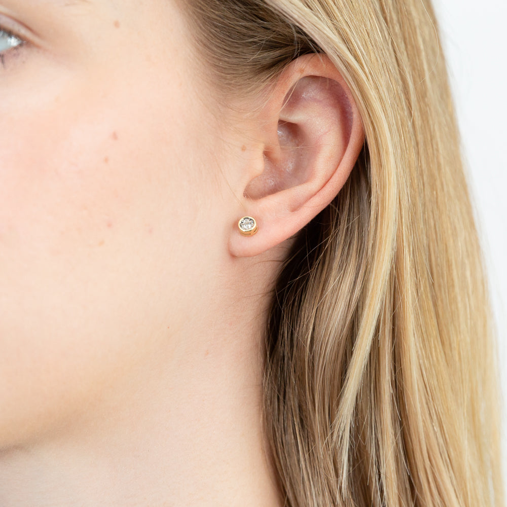 9ct yellow gold on sale diamond stud earrings