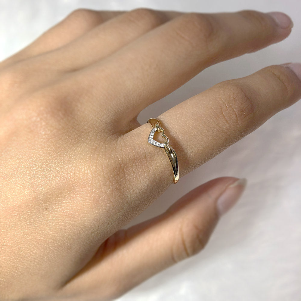 9ct Yellow Gold Diamond Heart Ring with 1 Brilliant Cut Diamond