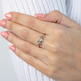 9ct Yellow Gold Diamond Ring with 6 Brilliant Cut Diamonds