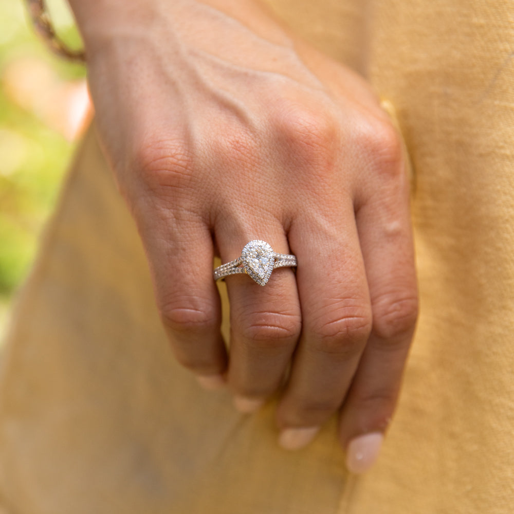 9ct Yellow Gold 1 Carat Diamond Pear Shape Ring with Split Shank