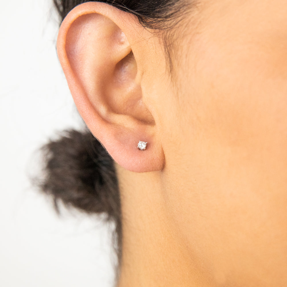 9ct White Gold 1/6 Carat Diamond Stud Earrings
