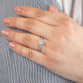 18ct White Gold 0.80 Carat Solitaire with 0.70 Carat Certified Centre Diamond