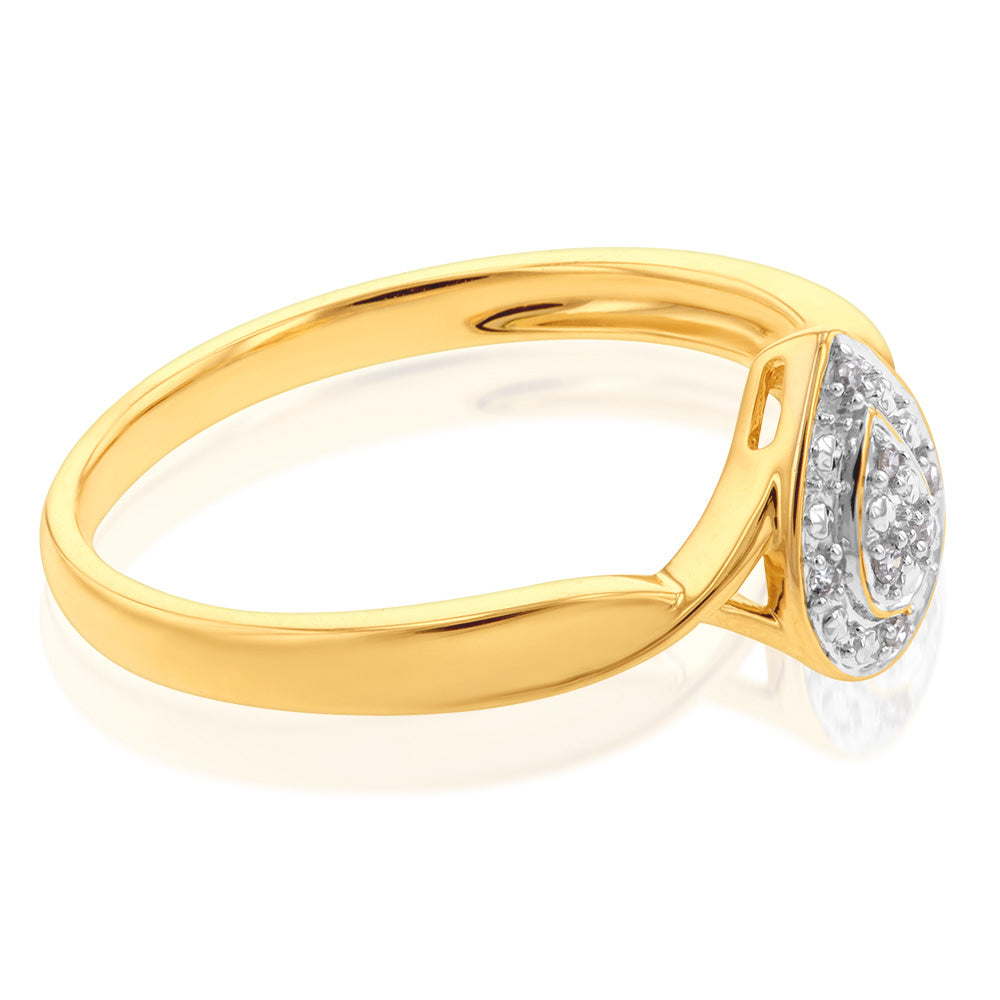 9ct Yellow Gold Diamond Pear Shape Cluster Ring With 7 Brilliant Cut Diamonds