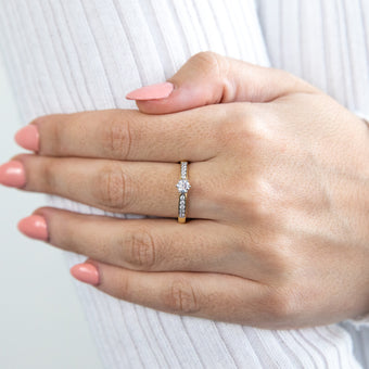 Flawless Cut 18ct Yellow Gold Ring with 3/8 Carat of Diamonds