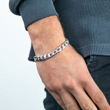 Load image into Gallery viewer, Sterling Silver Dicut Heavy Curb 250 Gauge Gents Bracelet 21cm