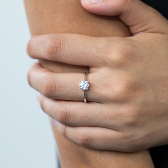 Sterling Silver 6mm 4 Claw Solitaire Zirconia Ring