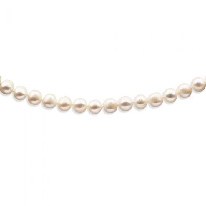 Long freshwater outlet pearl necklace