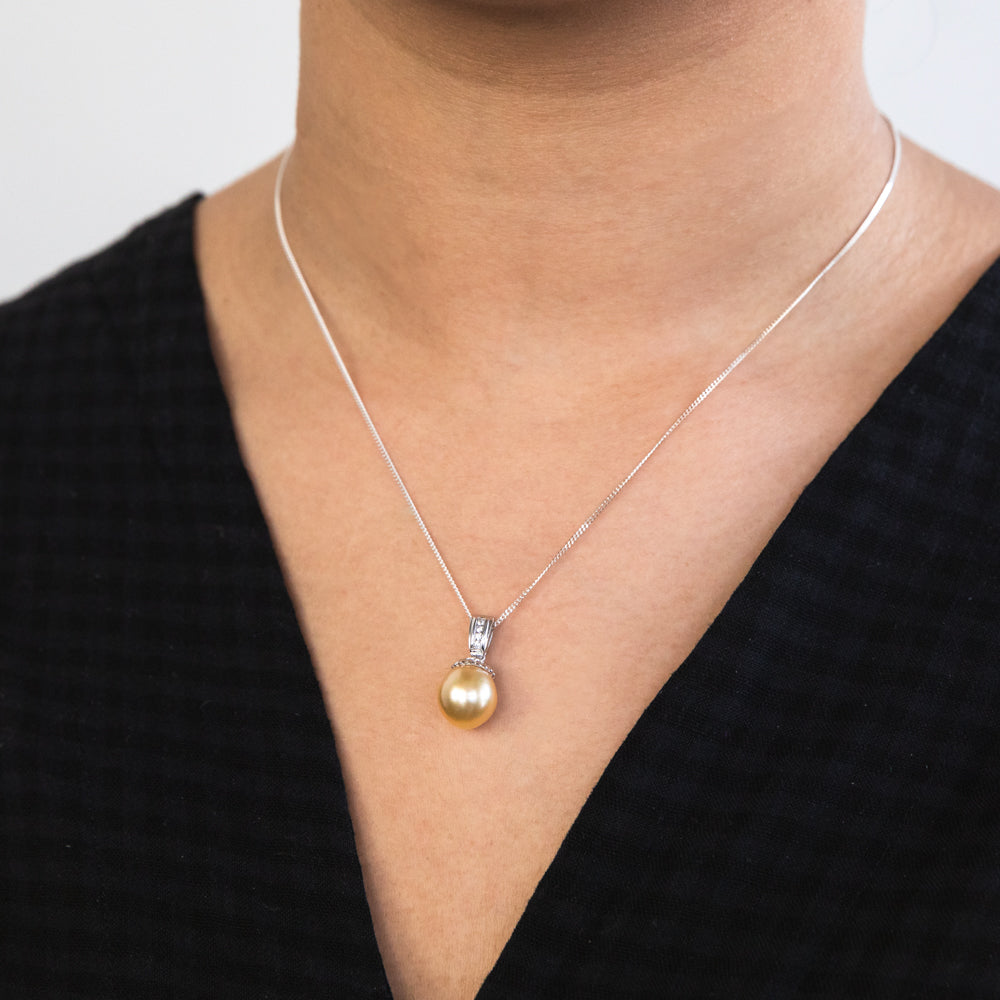 Southsea Pearl Golden Pendant Grahams Jewellers