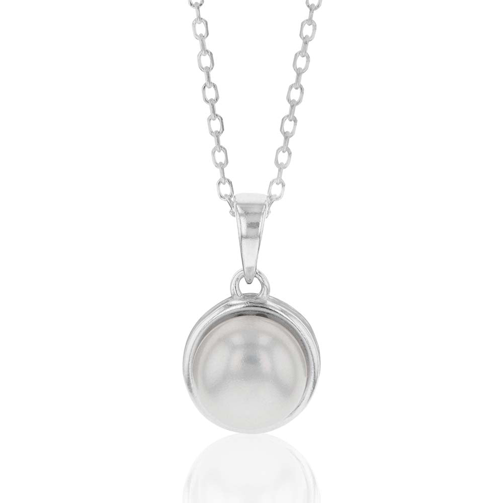 Sterling Silver Boxed Freshwater Pearl Pendant and Earring Set with 45cm Chain